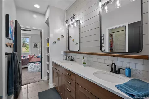 Bath - 7979 S Jackson Gap St, Aurora, CO 80016 photo 3 of 7