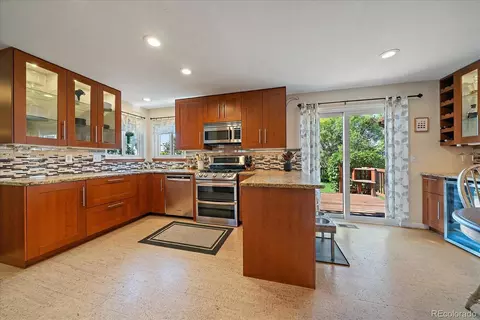 Kitchen - 5480 E 117th Ave, Thornton, CO 80233 photo 4 of 4