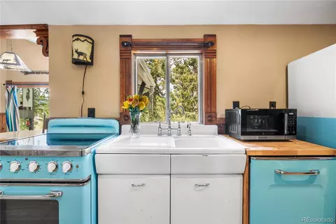 Kitchen - 82 Iris Dr, Bailey, CO 80421 photo 4 of 5