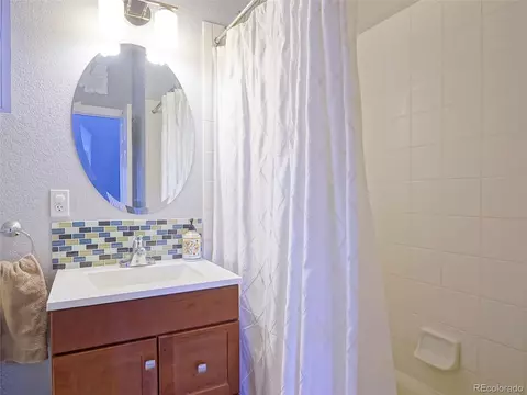 Bath - 180 Valley View Ln, Lyons, CO 80540 photo 5 of 6