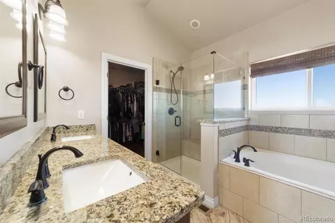 Bath - 46757 E Harvard Ave, Bennett, CO 80102 photo 2 of 4