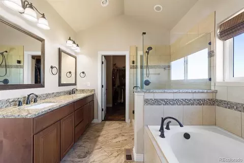 Bath - 46757 E Harvard Ave, Bennett, CO 80102 photo 1 of 4