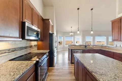 Kitchen - 46757 E Harvard Ave, Bennett, CO 80102 photo 4 of 7