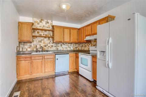 12294 E Berkeley Pl, Denver, CO 80239 photo 10