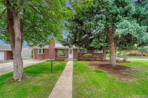 408 Scranton St, Aurora, CO 80011