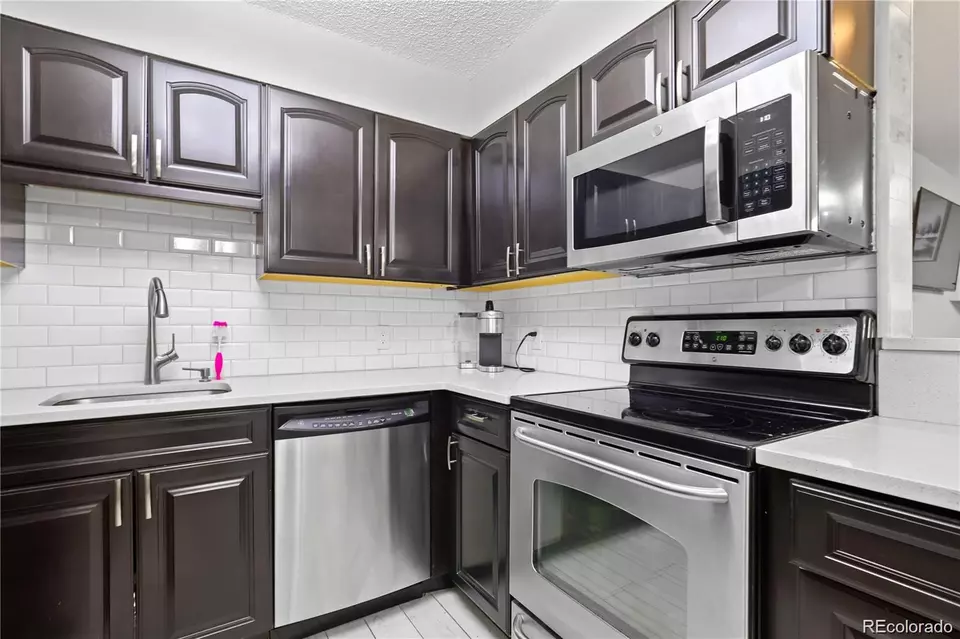 Kitchen - 3345 S Ammons St #5-102, Lakewood, CO 80227 photo 1 of 2