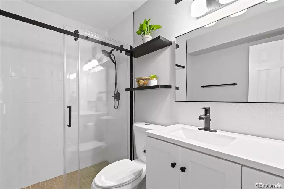 Bath - 3345 S Ammons St #5-102, Lakewood, CO 80227 photo 1 of 4