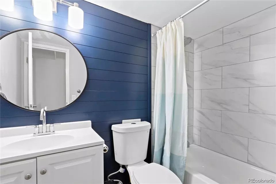 Bath - 3345 S Ammons St #5-102, Lakewood, CO 80227 photo 3 of 4