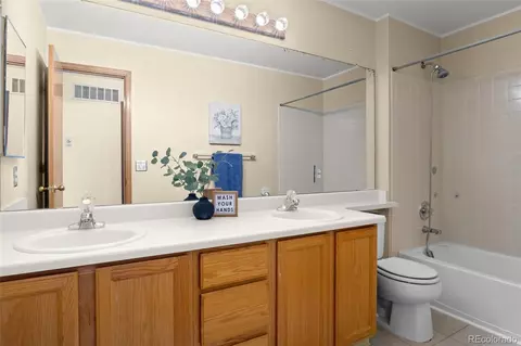 Bath - 19071 E Chenango Cir, Aurora, CO 80015 photo 5 of 5