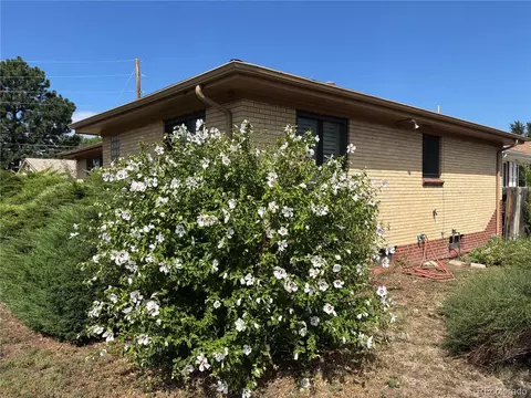 10595 E 23rd Ave, Aurora, CO 80010 photo 5