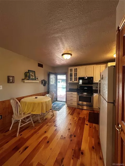 Kitchen - 465 Apache Rd, Evergreen, CO 80439 photo 1 of 4