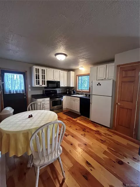 Kitchen - 465 Apache Rd, Evergreen, CO 80439 photo 2 of 4