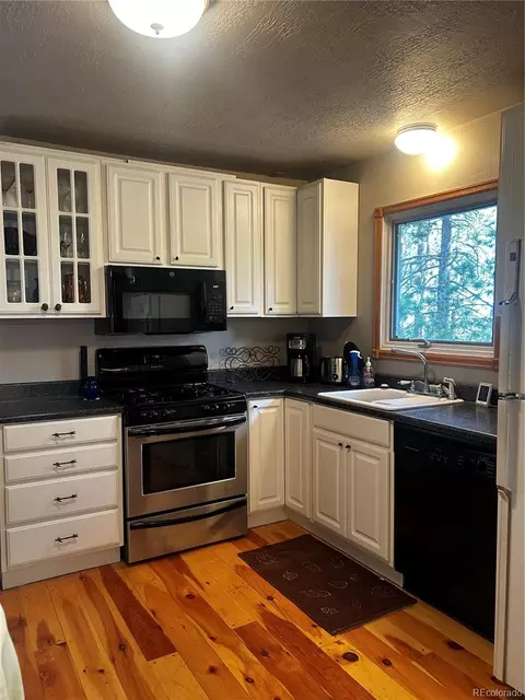 Kitchen - 465 Apache Rd, Evergreen, CO 80439 photo 4 of 4
