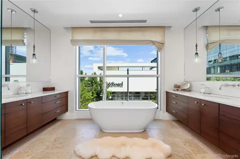 Bath - 2800 E 2nd Ave #202, Denver, CO 80206 photo 2 of 5