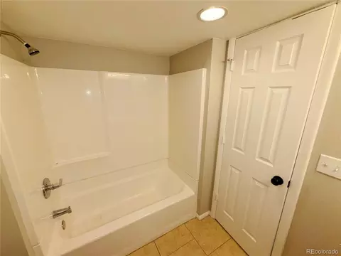 Bath - 22471 E Princeton Dr, Aurora, CO 80018 photo 4 of 4