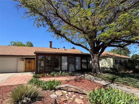 221 E 8th St, Walsenburg, CO 81089