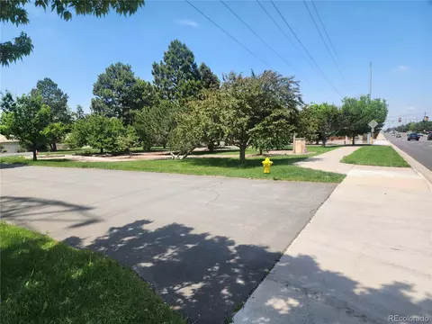 151 Potomac St, Aurora, CO 80011