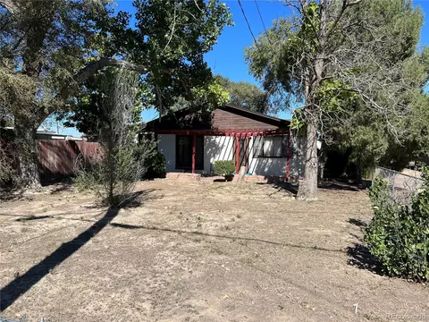 303 North Ln, Avondale, CO 81022