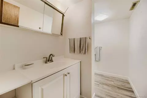 Bath - 15085 Eldorado Dr, Aurora, CO 80014 photo 4 of 4