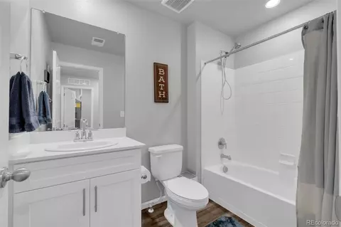Bath - 22150 E 8th Ave, Aurora, CO 80018 photo 3 of 3