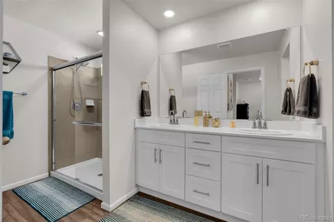 Bath - 22150 E 8th Ave, Aurora, CO 80018 photo 1 of 3