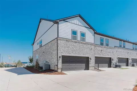 Exterior - 22150 E 8th Ave, Aurora, CO 80018 photo 5 of 9