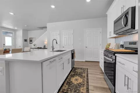 Kitchen - 22150 E 8th Ave, Aurora, CO 80018 photo 3 of 4