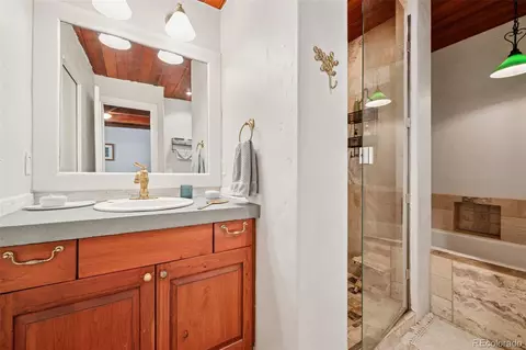 Bath - 4440 Heizer St, Cascade, CO 80809 photo 2 of 5