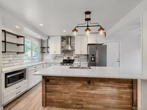 Kitchen - 17541 E Whitaker Dr, Aurora, CO 80015 photo 3 of 5