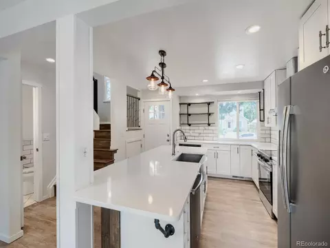 Kitchen - 17541 E Whitaker Dr, Aurora, CO 80015 photo 4 of 5