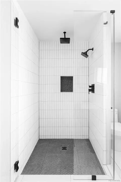 Bath - 6470 Xavier Ct, Arvada, CO 80003 photo 2 of 7