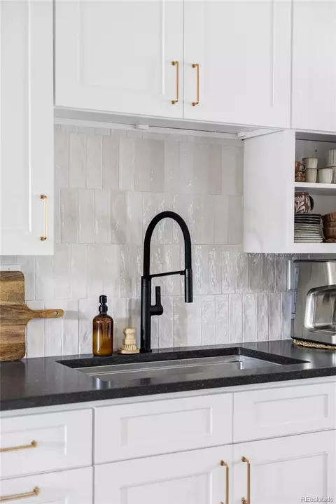 Kitchen - 6470 Xavier Ct, Arvada, CO 80003 photo 5 of 7