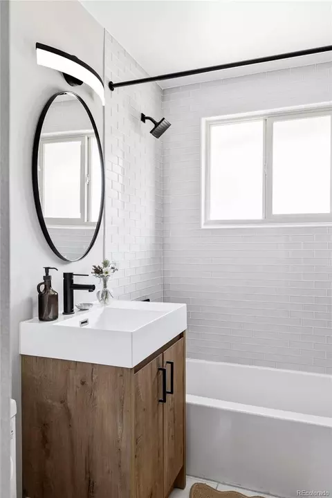 Bath - 6470 Xavier Ct, Arvada, CO 80003 photo 4 of 7