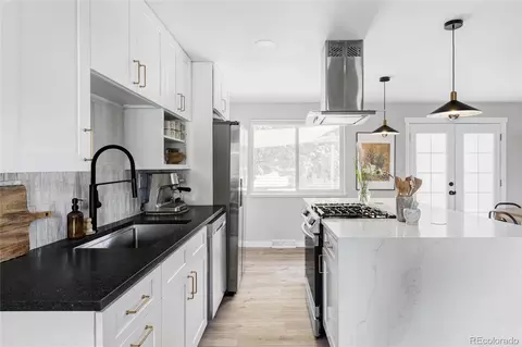 Kitchen - 6470 Xavier Ct, Arvada, CO 80003 photo 4 of 7