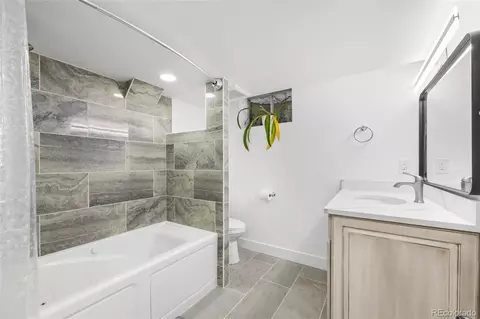 Bath - 14635 E 13th Cir, Aurora, CO 80011 photo 3 of 3
