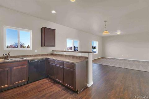 380 Spruce St, Bennett, CO 80102 photo 5