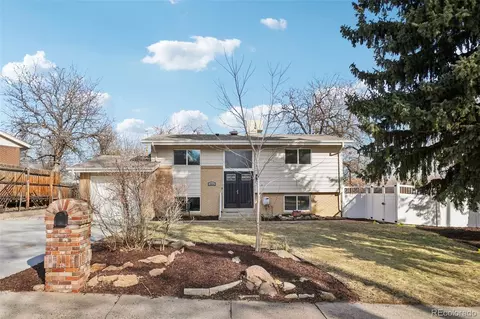 1084 S Parfet Ct, Lakewood, CO 80226