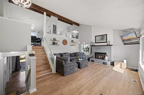 611 S Laredo Cir, Aurora, CO 80017