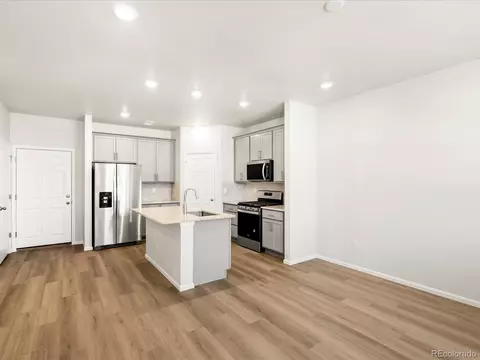 742 N Tempe St, Aurora, CO 80018 photo 5