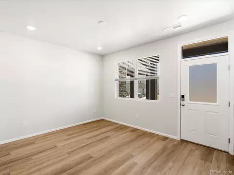 742 N Tempe St, Aurora, CO 80018 photo 6