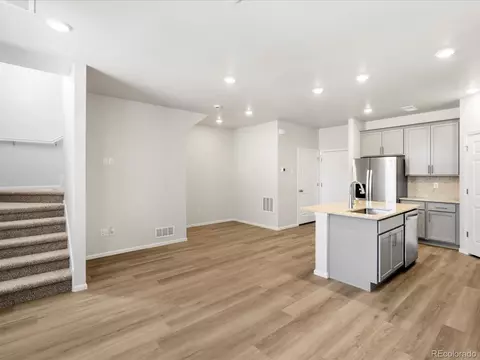 742 N Tempe St, Aurora, CO 80018 photo 7