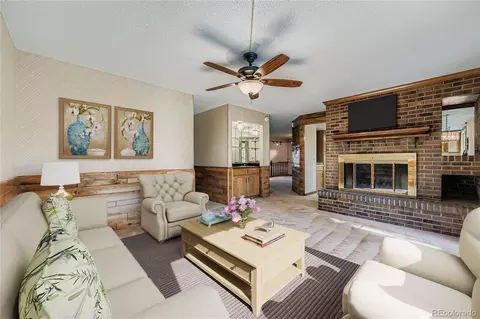 Living - 16085 E Lehigh Cir, Aurora, CO 80013 photo 2 of 4