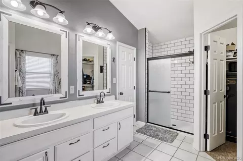 Bath - 50931 E 32nd Ave, Bennett, CO 80102 photo 3 of 4