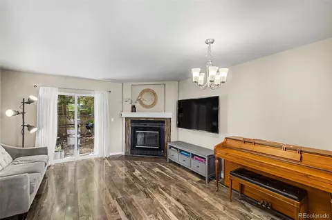 8198 S Columbine Ct, Centennial, CO 80122