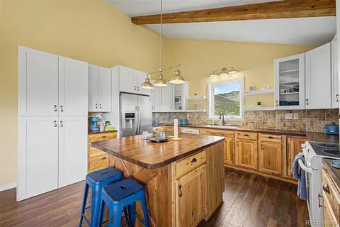 Kitchen - 38 Navajo Ct, Lyons, CO 80540 photo 4 of 5