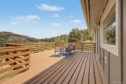 Exterior - 38 Navajo Ct, Lyons, CO 80540 photo 3 of 9