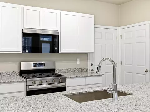 22163 E 7th Pl, Aurora, CO 80018 photo 6