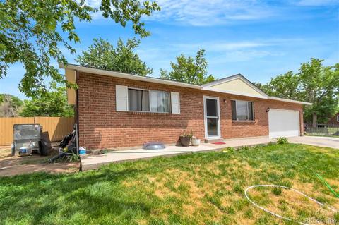 5560 Eagle St, Denver, CO 80239 photo 2