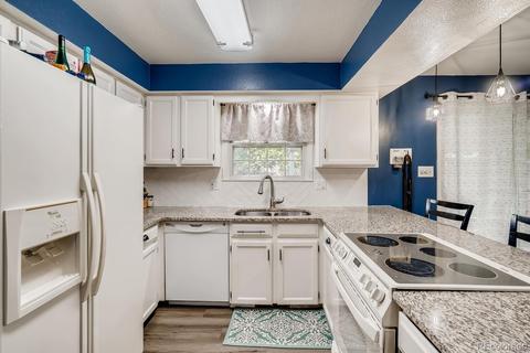 2568 S Eagle Cir, Aurora, CO 80014 photo 11