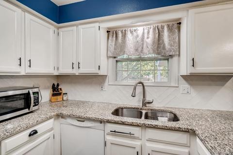 2568 S Eagle Cir, Aurora, CO 80014 photo 9